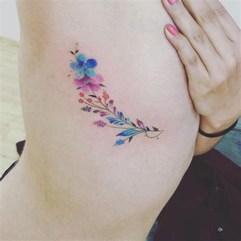 originales tatuajes en las costillas para mujer|5 tatuajes en la costilla para mujer que resultan femeninos y ...